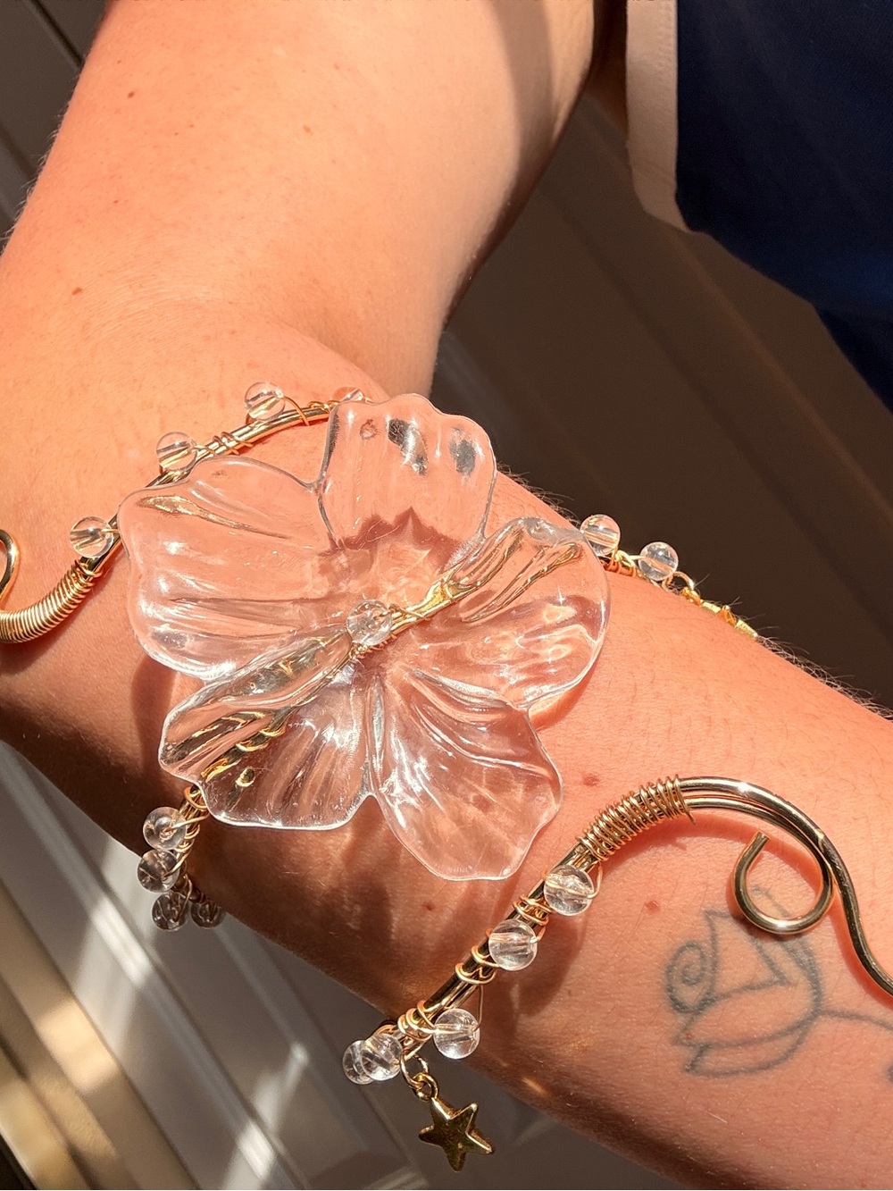 Clear Glass Flower Cuff Bracelet with Gold-Tone Wire Accents - Women Jewelry